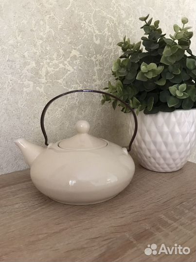 Сахарницы, чайники-фарфор