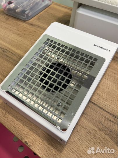 Вытяжка для маникюра настольная