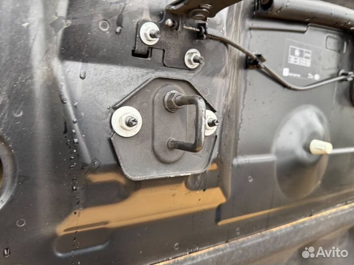 Крюк капота Land Rover Range Rover Sport 3 L461