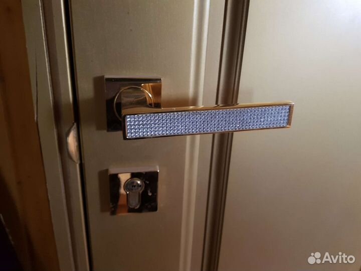 Дверь межкомнатная деревянная