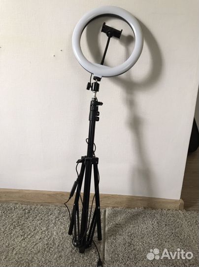 Кольцевая лампа со штативом
