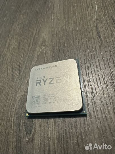 Процессор AMD Ryzen 7 2700