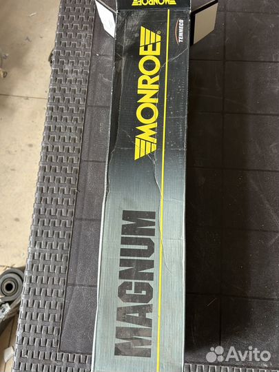 Амортизатор подвески Мерседес Атего передний