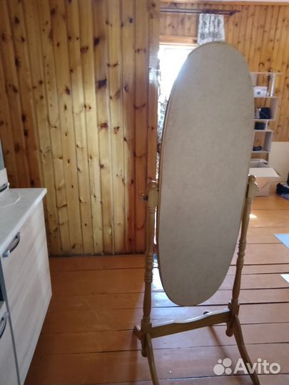 Зеркало напольное в деревянной раме
