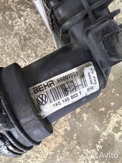 Радиатор интеркулера Volkswagen