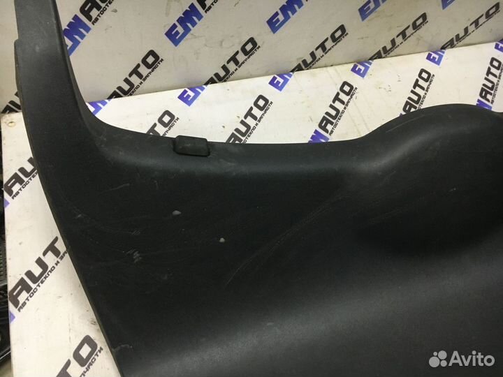 Обшивка крышки багажника Шкода Октавия А5