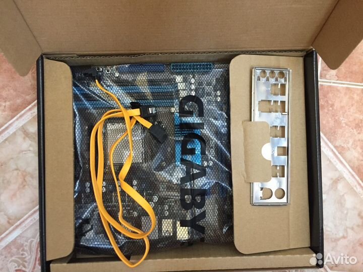 Материнская плата asus Express Gate