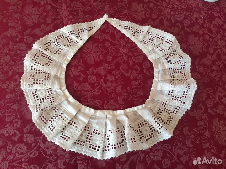 Вoлогодcкoe кpужево, ворoтник с мaнжетами,винтаж
