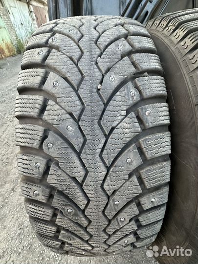 Formula Ice 215/65 R16