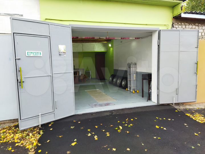 Гараж, > 30 м²