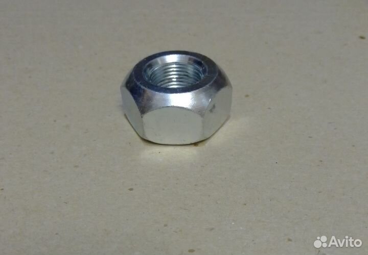 Гайка М20х1.5 колеса газ-3307,53,паз,урал правая