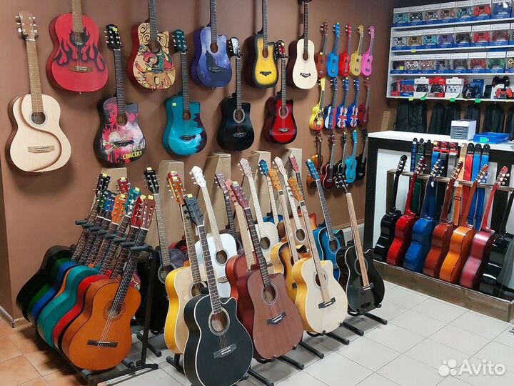 Гитара. Музыкальный магазин