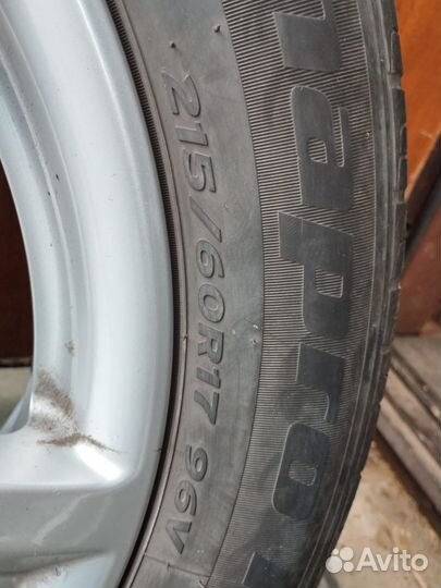 Hankook Dynapro HP2 RA33 215/60 R17 96V