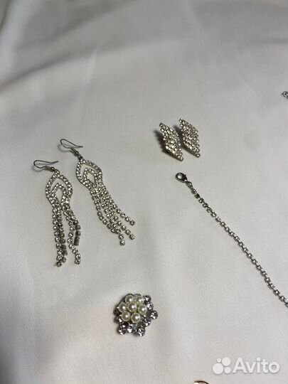 Женские украшения