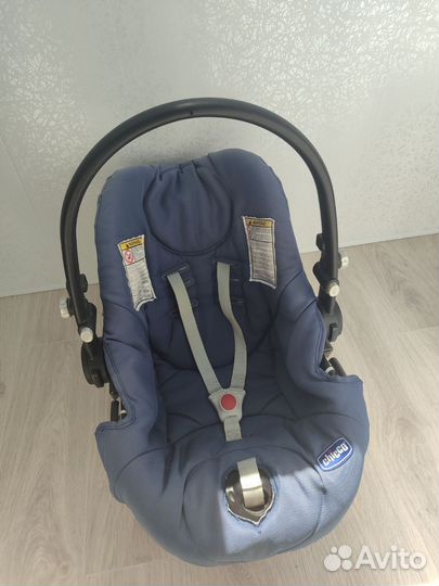 Детское автокресло переноска Chicco