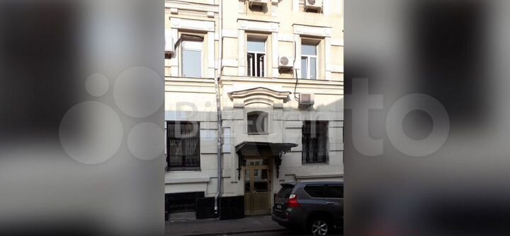 Недалеко от метро офис 28.7 кв.м в аренду