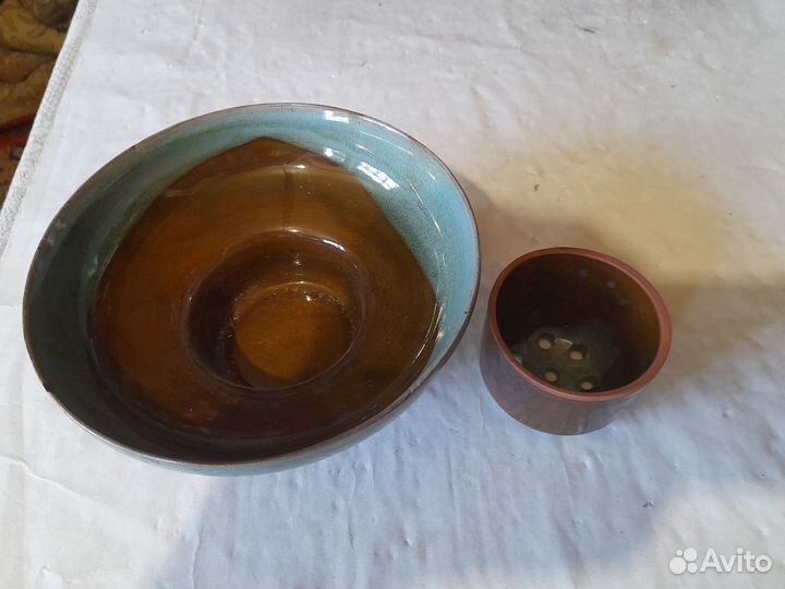 Глиняная ваза для разных цветов