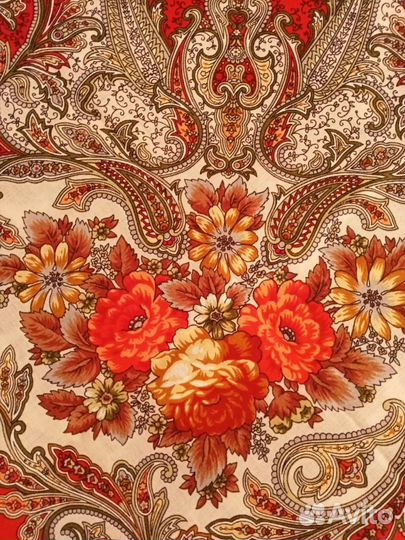 Павловопосадский шерстяной платок