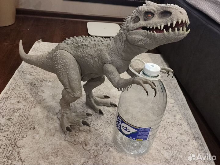 Динозавр jurassic world Индоминус огромный