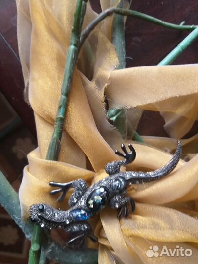 Брошь Ящерица, очень красивая