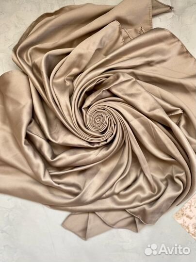 Подарок женщине на 8 марта