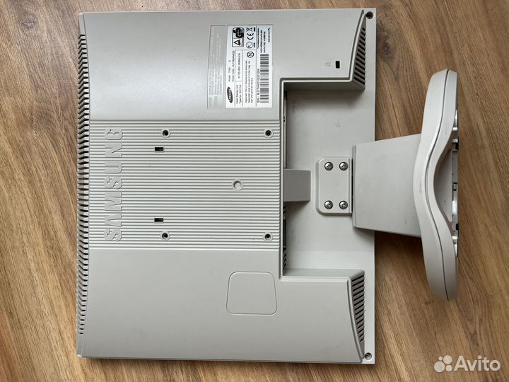 Монитор Samsung