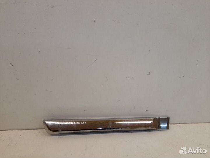 Молдинг двери задний правый Toyota Land Cruiser