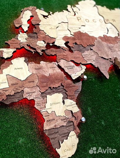 Деревянная карта мира с подсветкой