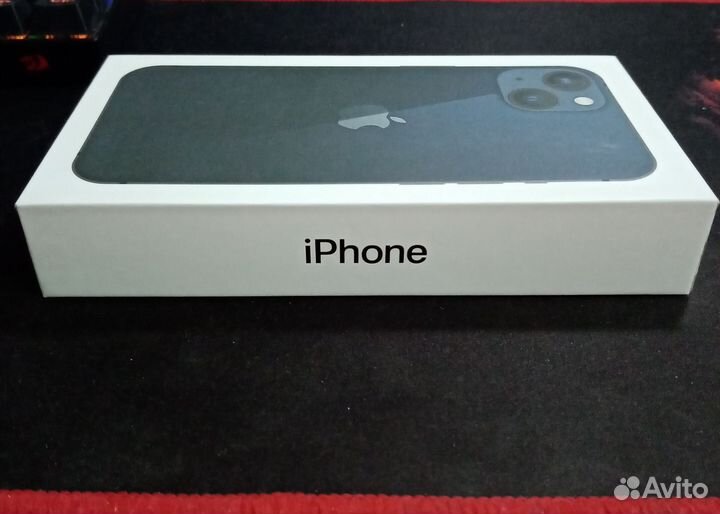 Коробка от iPhone 13