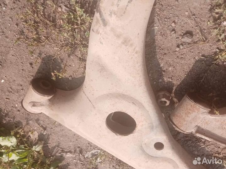 Рычаг передней подвески Ford Transit 7