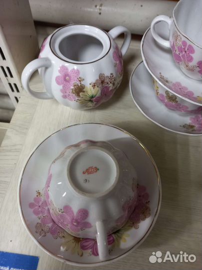 Сервиз чайный,чайные пары,молочник,сахарница лфз