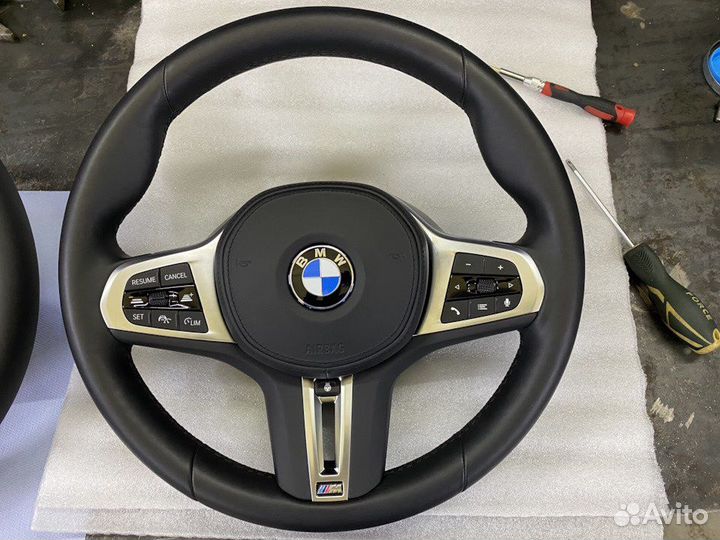 Bmw g20,g21,g80,f40 декоративная накладка руля