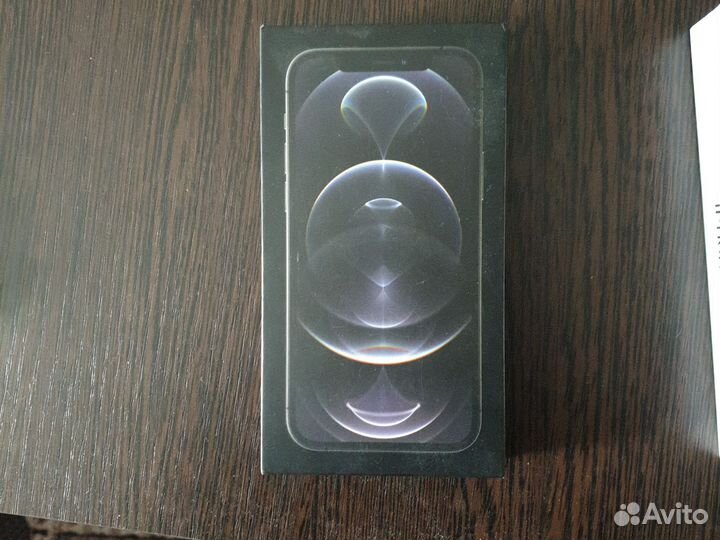 Коробка от iPhone 12 pro