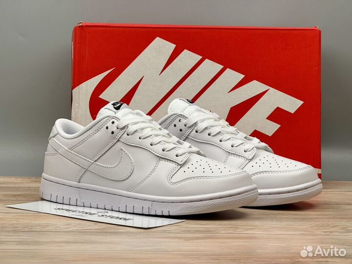 Кроссовки Nike Dunk Low Triple White