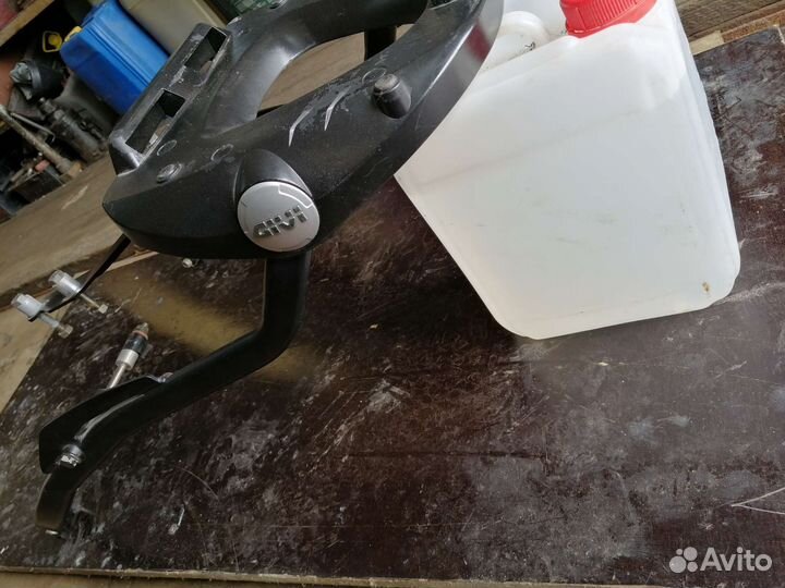 Кранштейн крепления центр. кофра honda vfr 800