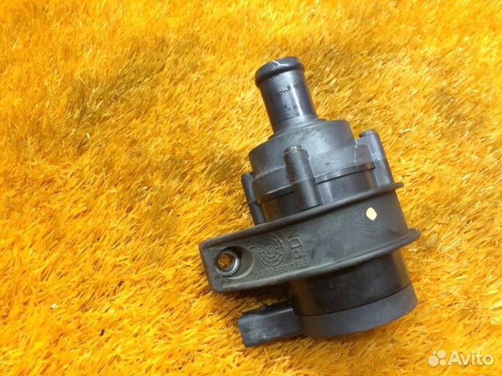 Помпа дополнительная Audi Q5 8R cdnc 2009