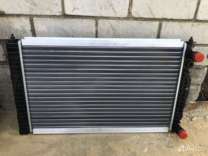 Радиатор audi A4 A6 superb passat