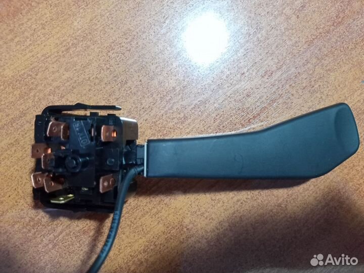 Подрулевой переключатель правый на Гранту FL