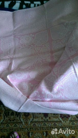 Скатерти, одеяло, отрезы ткани