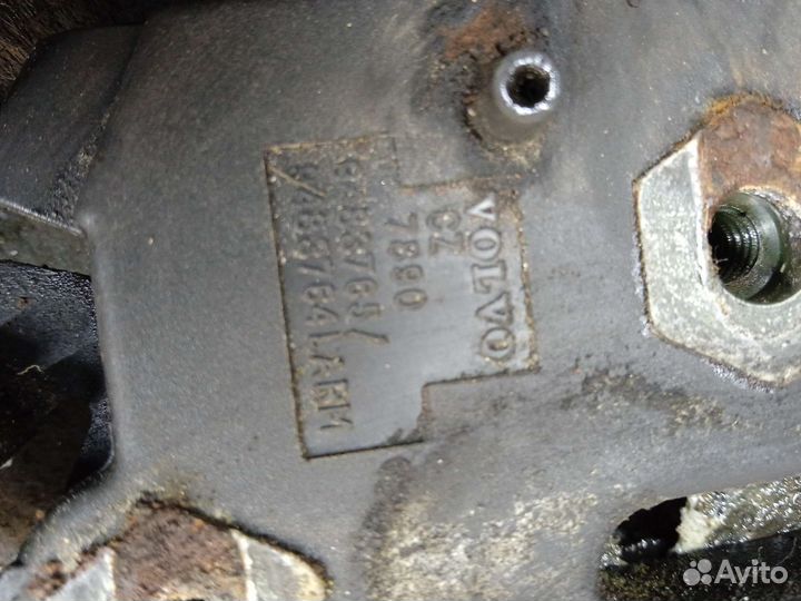 Замок капота Вольво Хс90