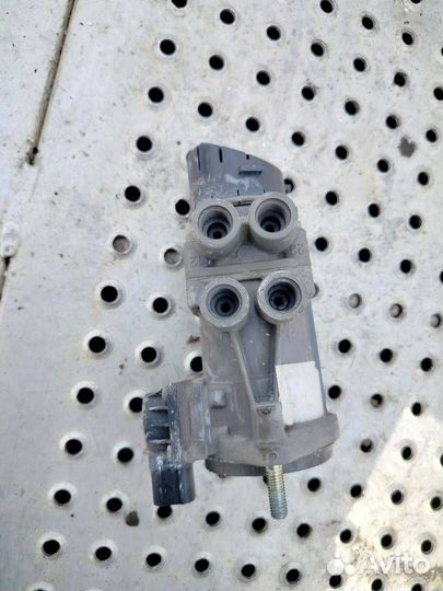 Кран главный тормозной MAN TGX 2017 81521306298