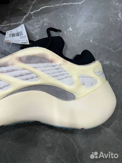 Кроссовки мужские adidas Yeezy boost 700