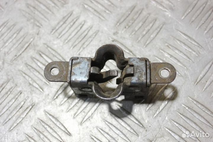 Замок капота C 202