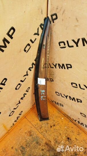 Ветровик передний правый Toyota Ractis SCP100