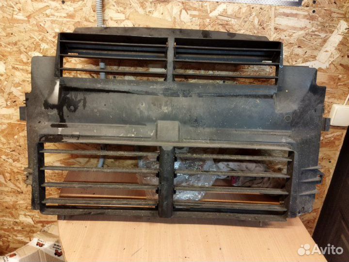 Дефлектор радиатора Ford Focus 3 хетчбэк 2.0 mgda