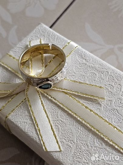 Кольцо с топазом 18,5