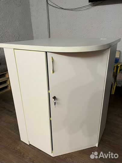 Тумба угловая