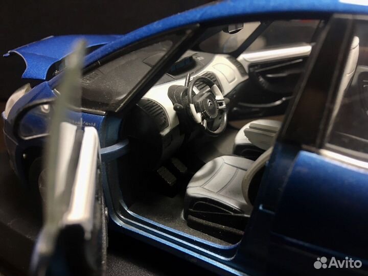 Модель Citroen C4 Picasso 1/24 Hongwell