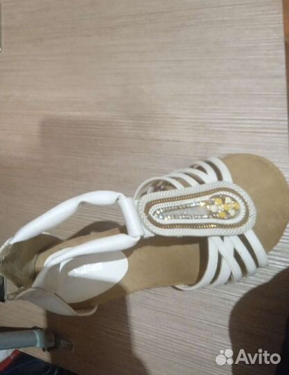 Сандалии женские 37