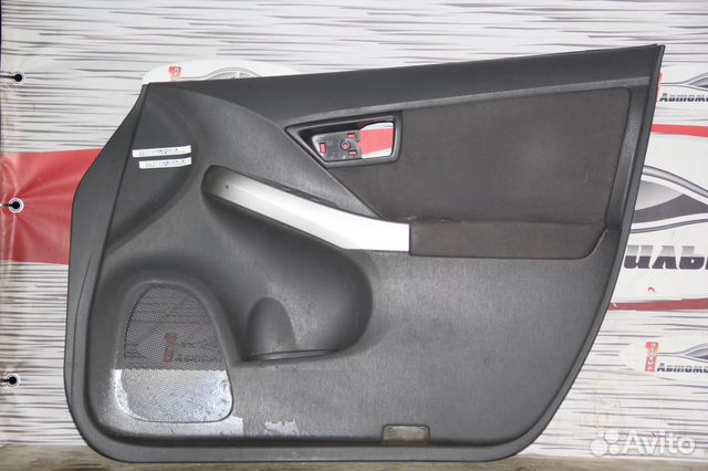 Обшивка дверей перед право c Toyota Prius ZVW30 2Z